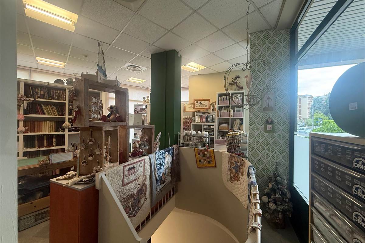 Interessante negozio in vendita a Villa guardia