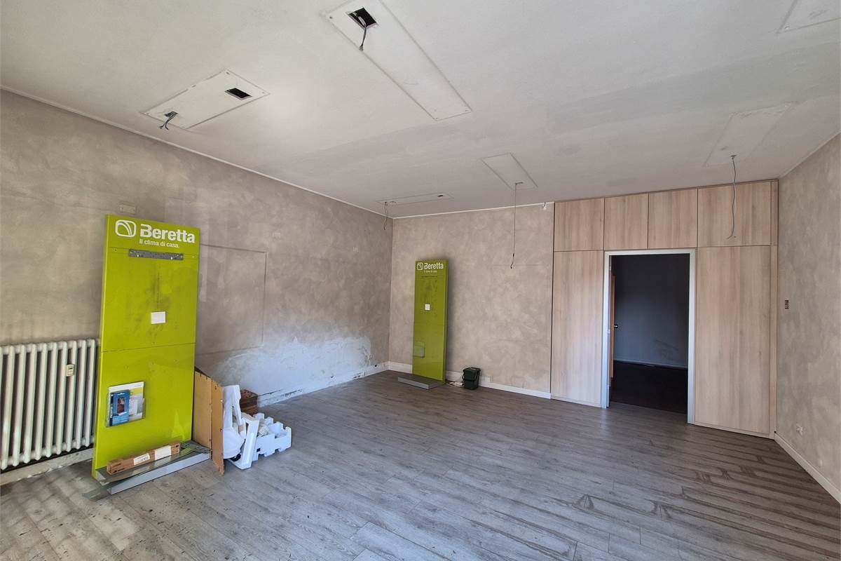 Negozio in locazione a Cantù