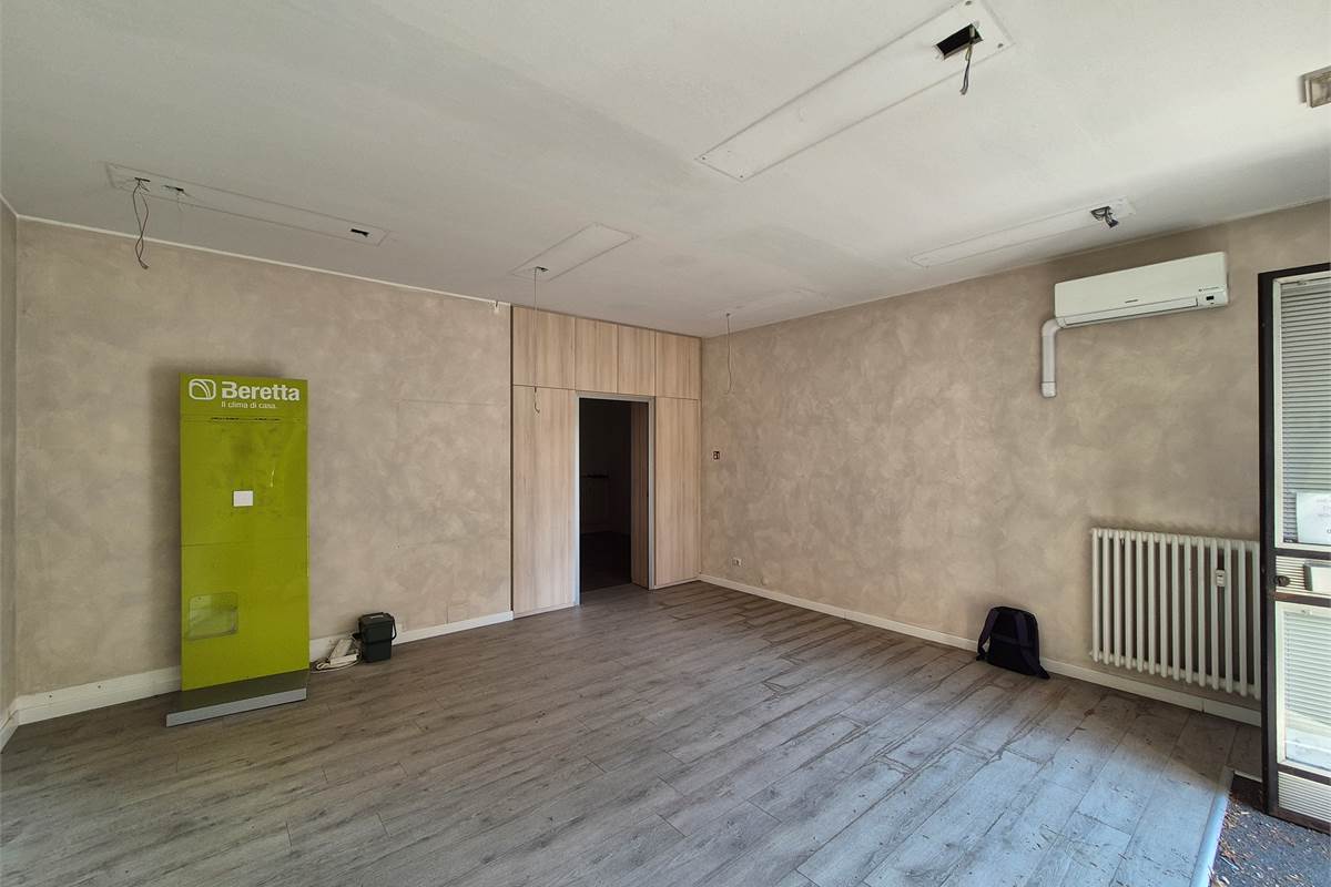 Negozio in locazione a Cantù
