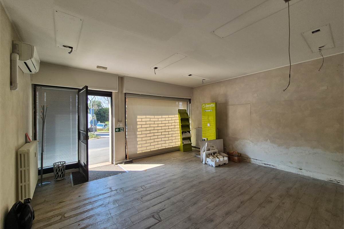 Negozio in locazione a Cantù