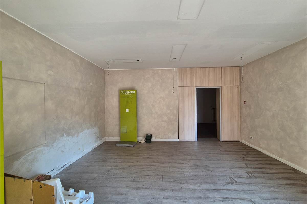 Negozio in locazione a Cantù