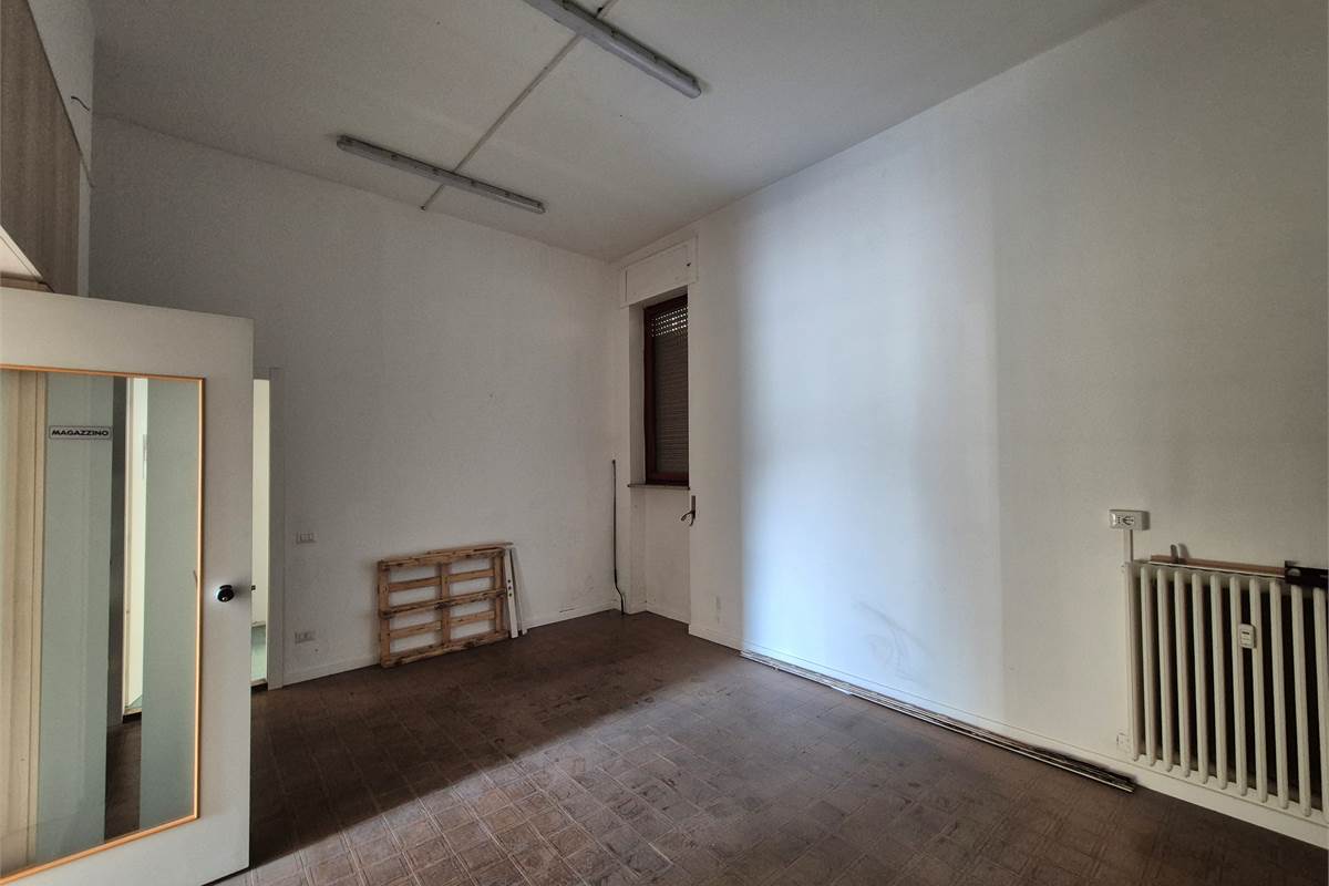 Negozio in locazione a Cantù