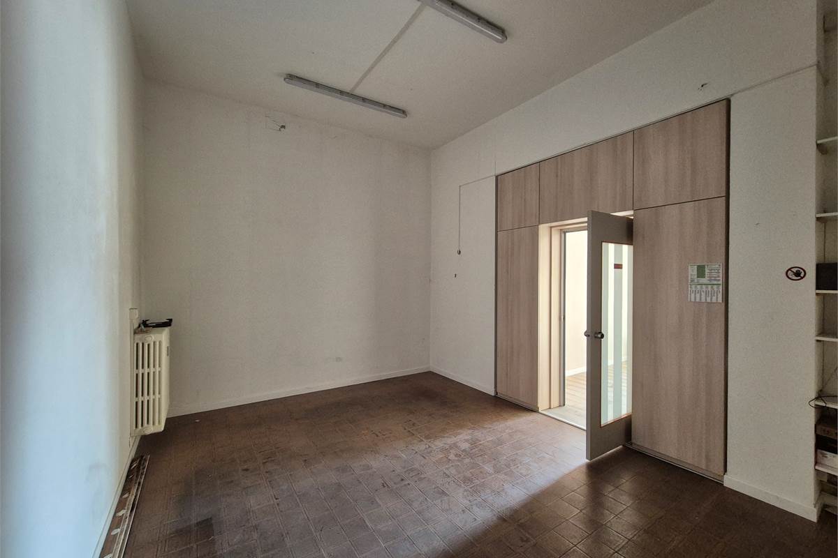 Negozio in locazione a Cantù