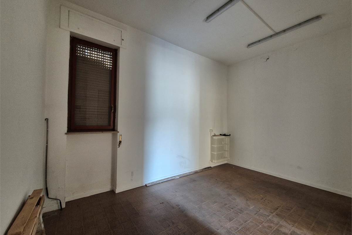 Negozio in locazione a Cantù