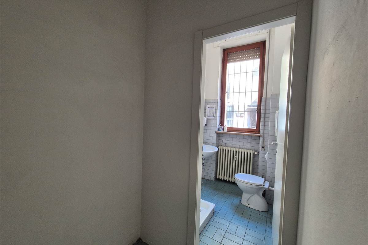 Negozio in locazione a Cantù