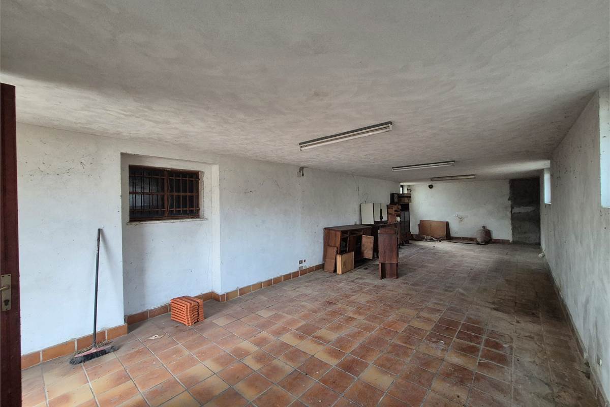Casa indipendente con terreno a Fenegro