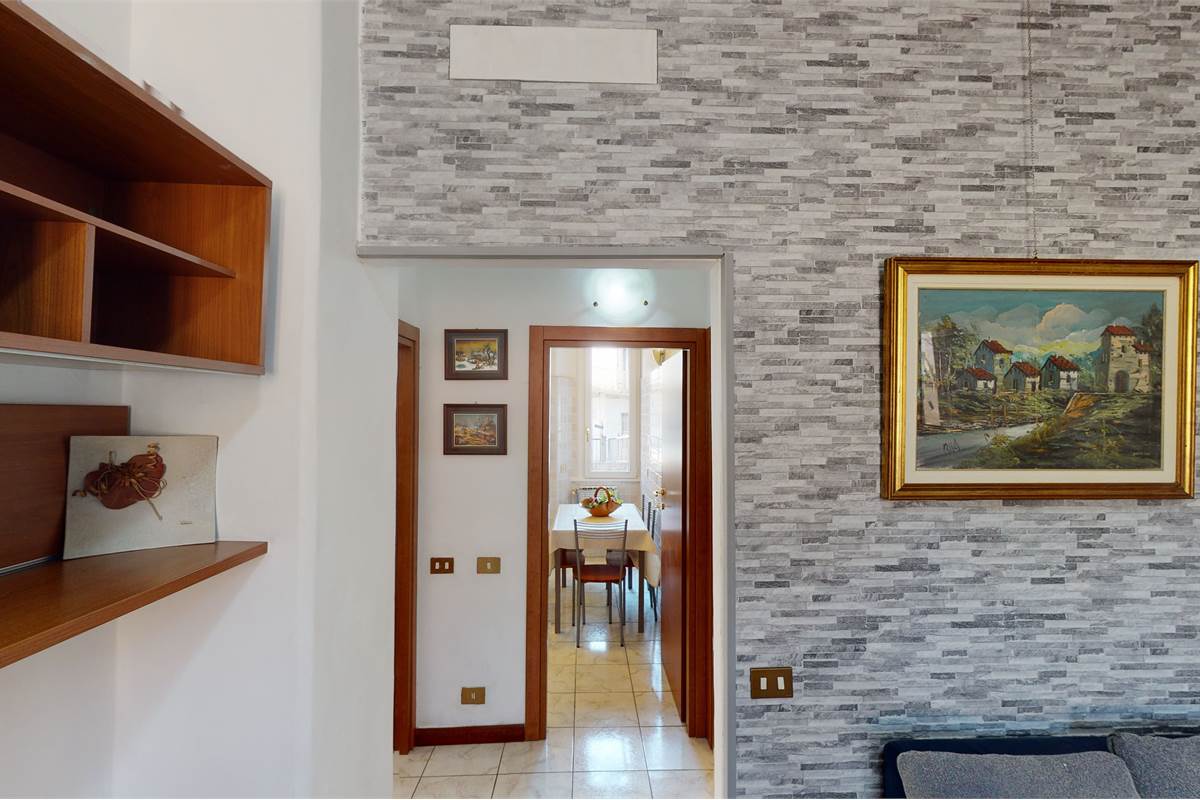Appartamento trilocale con giardinetto privato a Como