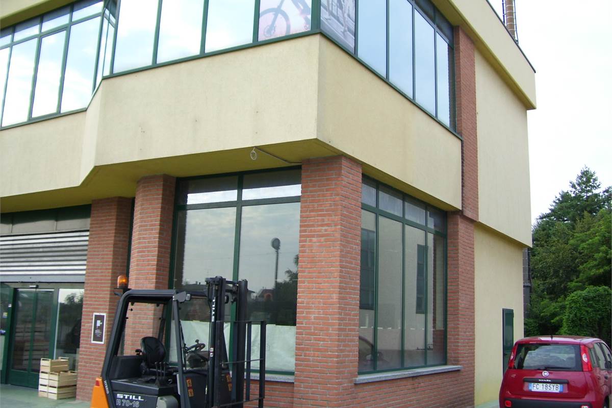 Commerciale a Mozzate