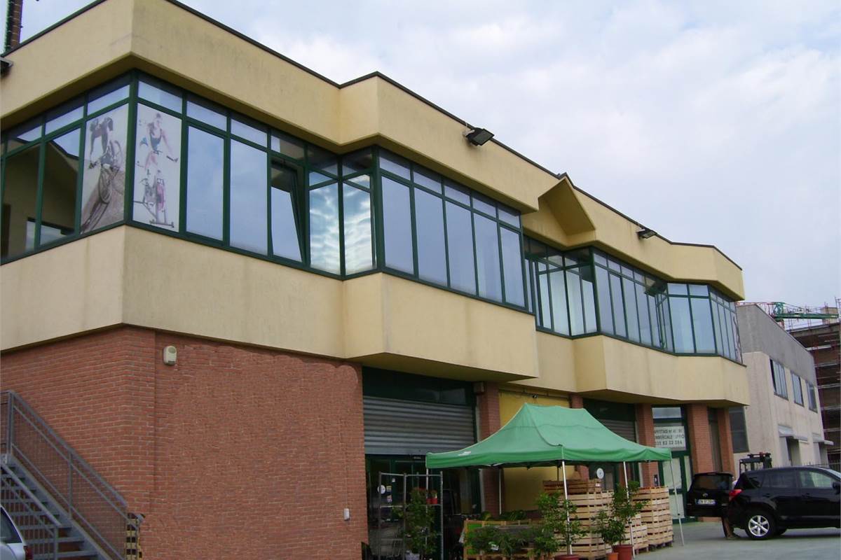 Commerciale a Mozzate