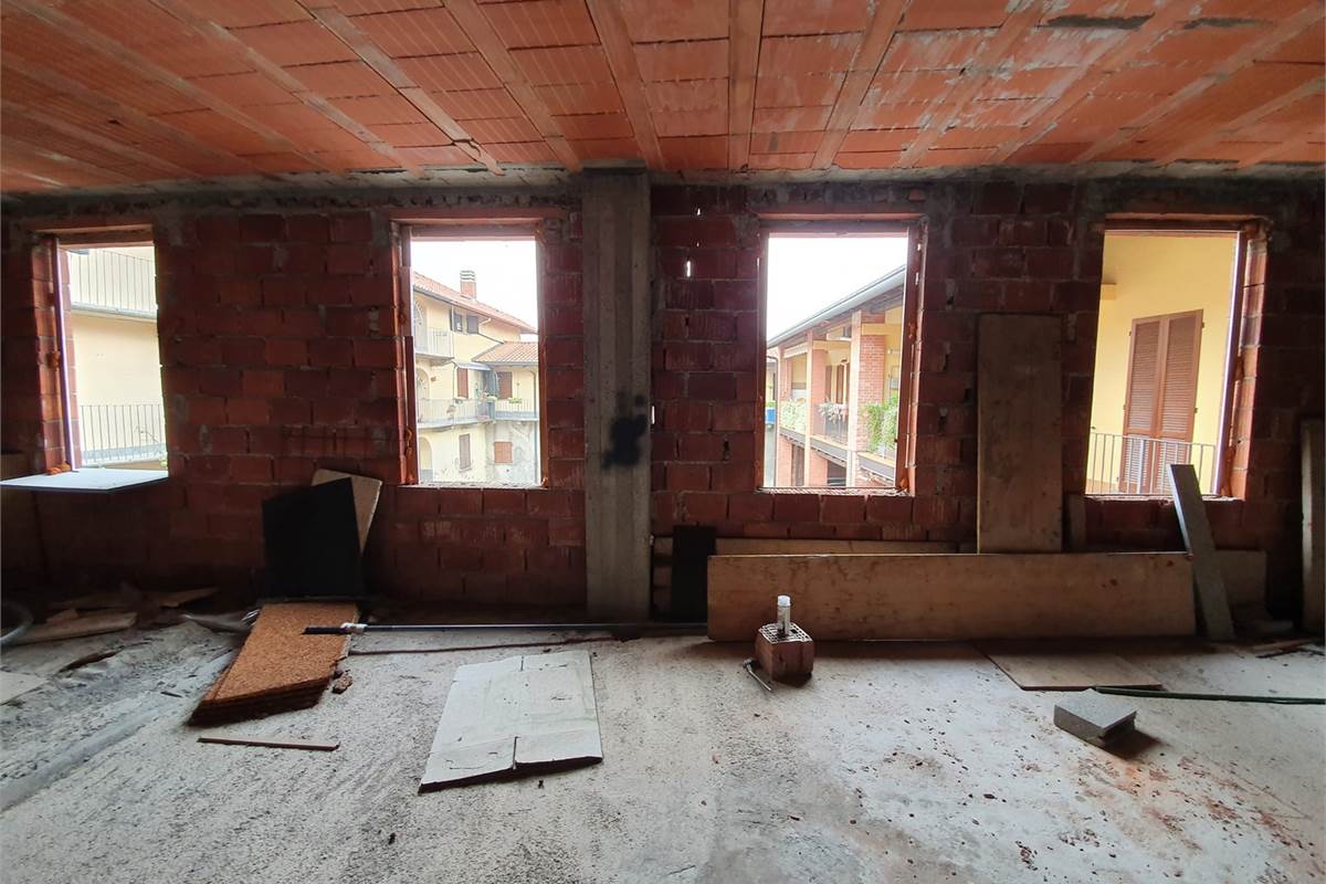 Porzione di casa al rustico ad Appiano Gentile