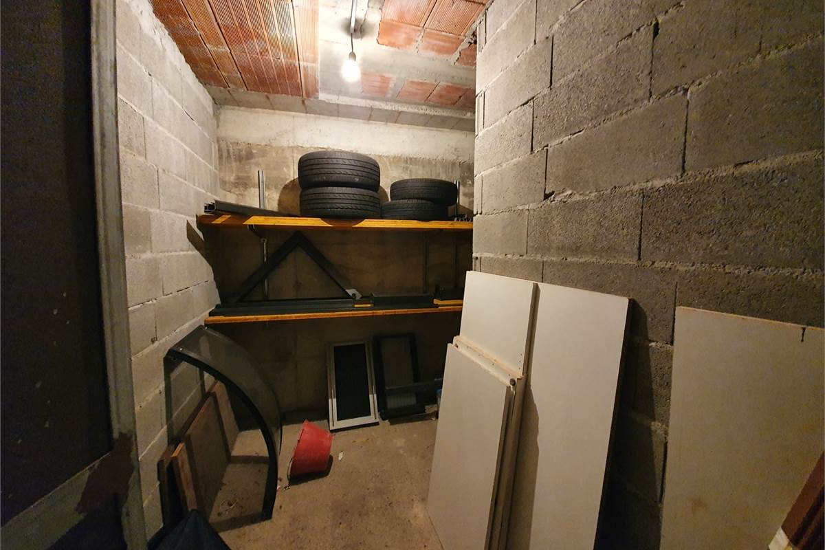 Porzione di casa al rustico ad Appiano Gentile