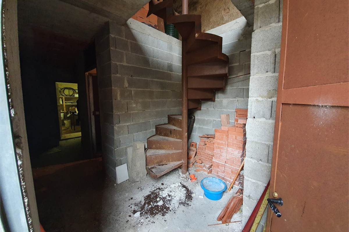 Porzione di casa al rustico ad Appiano Gentile