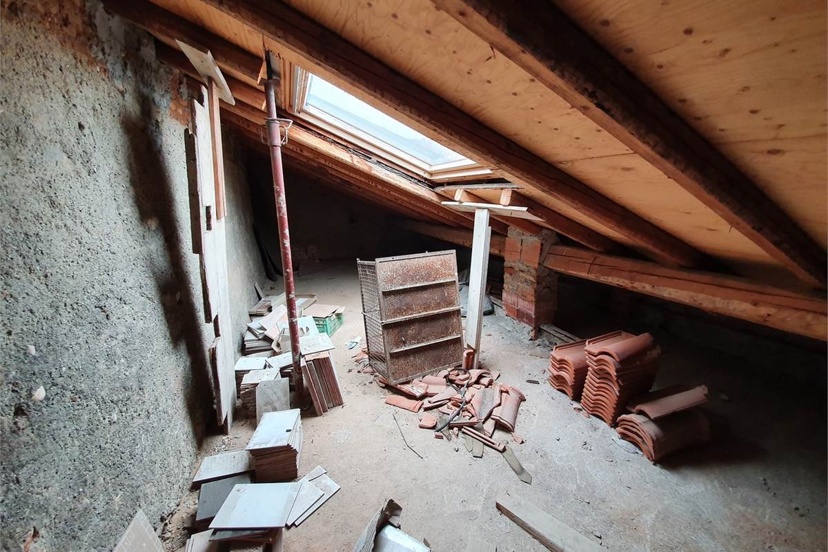 Porzione di casa al rustico ad Appiano Gentile