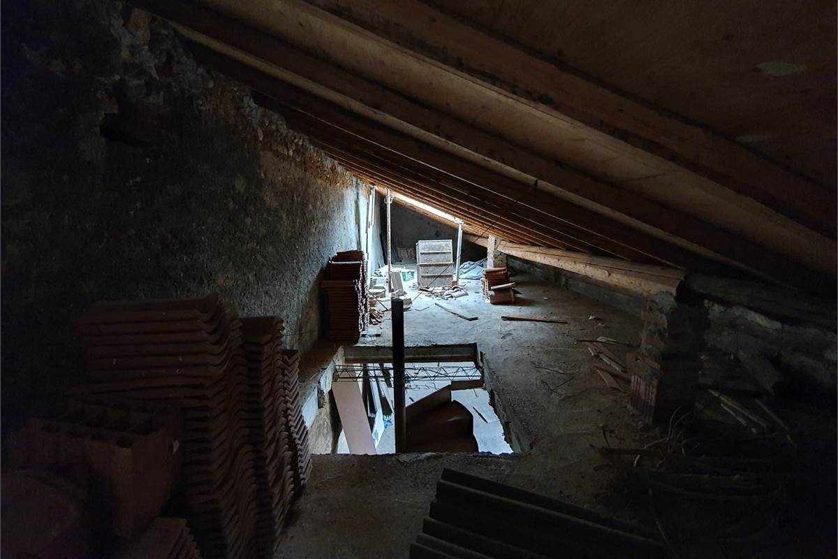 Porzione di casa al rustico ad Appiano Gentile