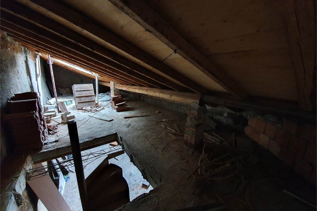 Porzione di casa al rustico ad Appiano Gentile