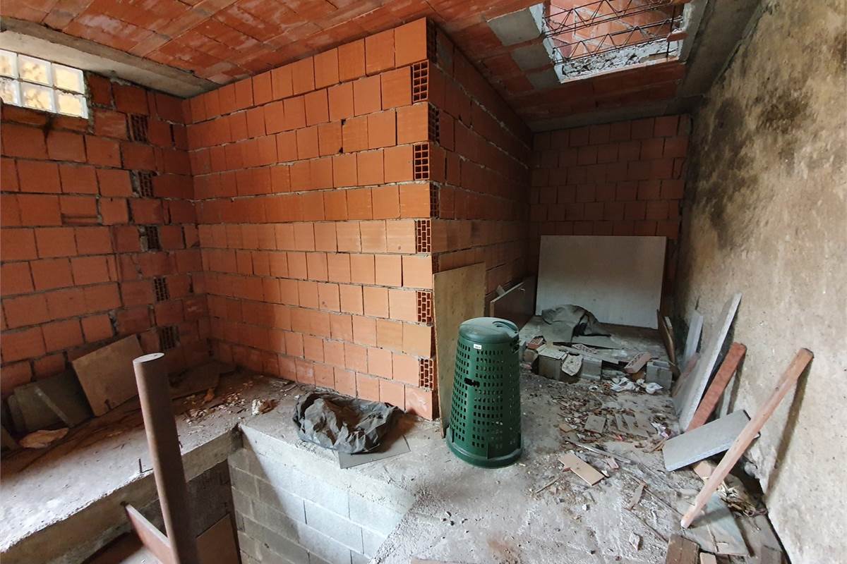 Porzione di casa al rustico ad Appiano Gentile