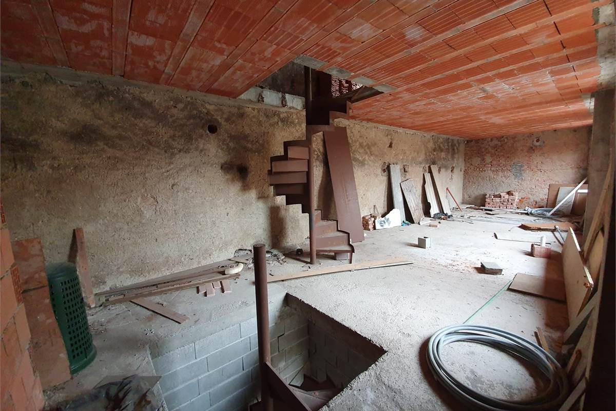 Porzione di casa al rustico ad Appiano Gentile