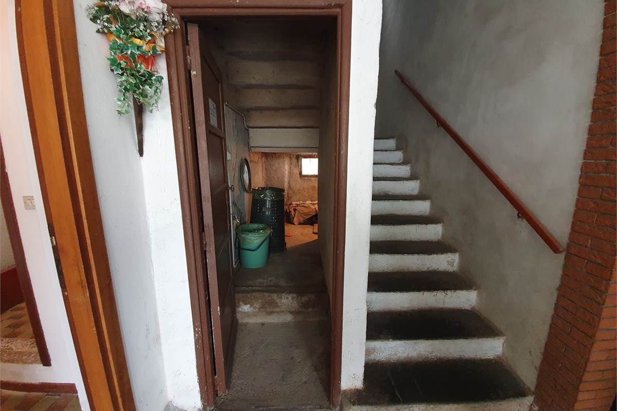 Porzione di casa con box a Turate