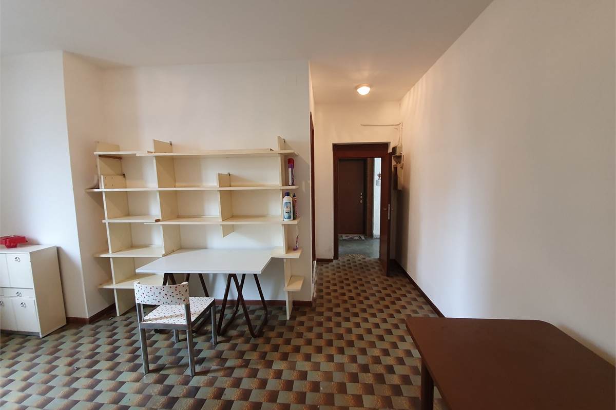 Porzione di casa con box a Turate