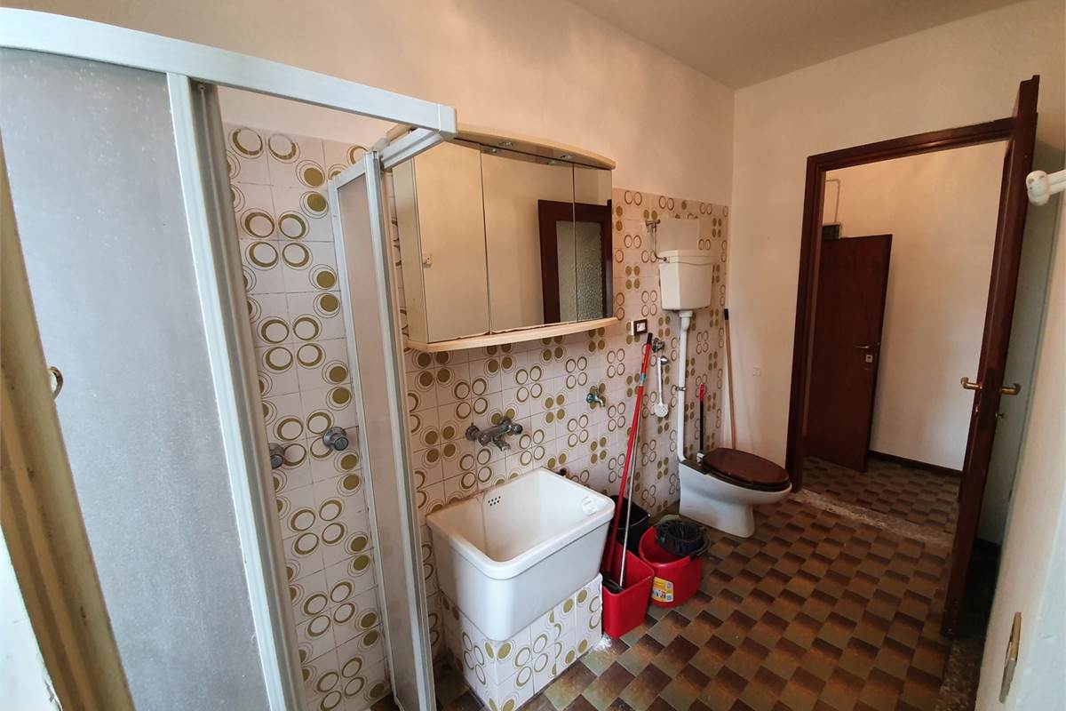 Porzione di casa con box a Turate