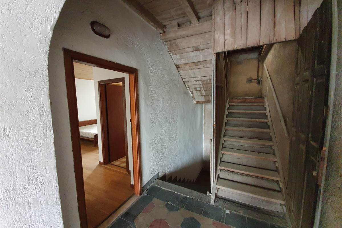 Porzione di casa con box a Turate
