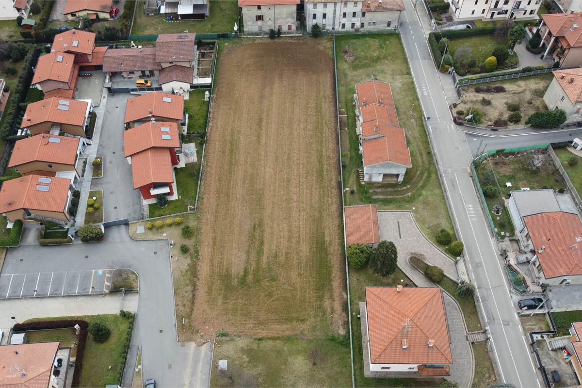 Ottimo terreno edificabile a Fenegrò 