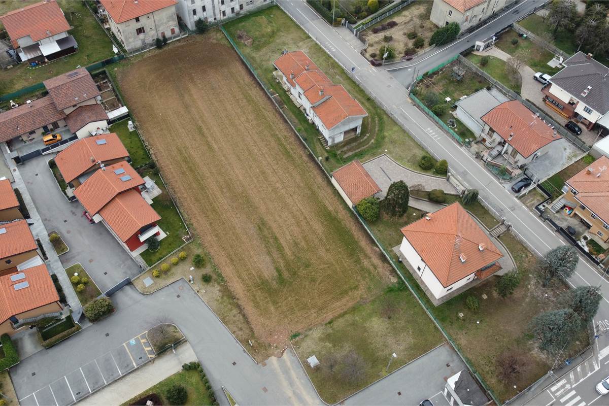 Ottimo terreno edificabile a Fenegrò 