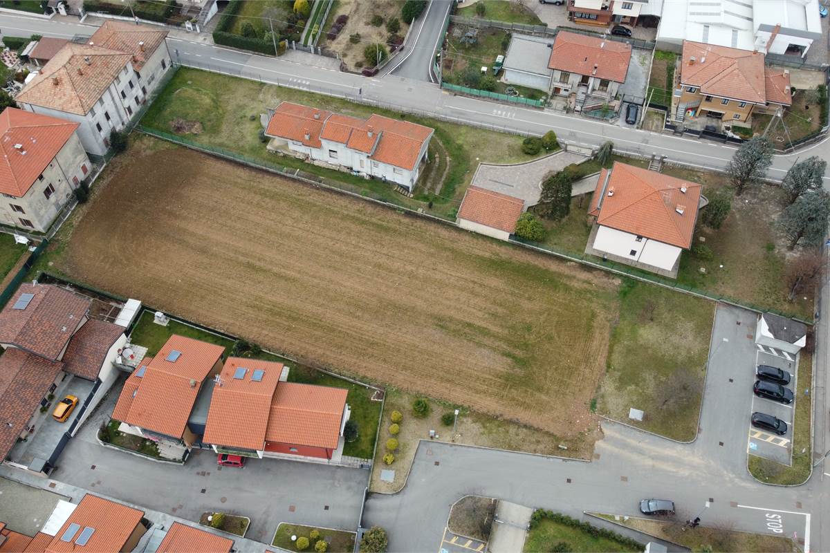Ottimo terreno edificabile a Fenegrò 