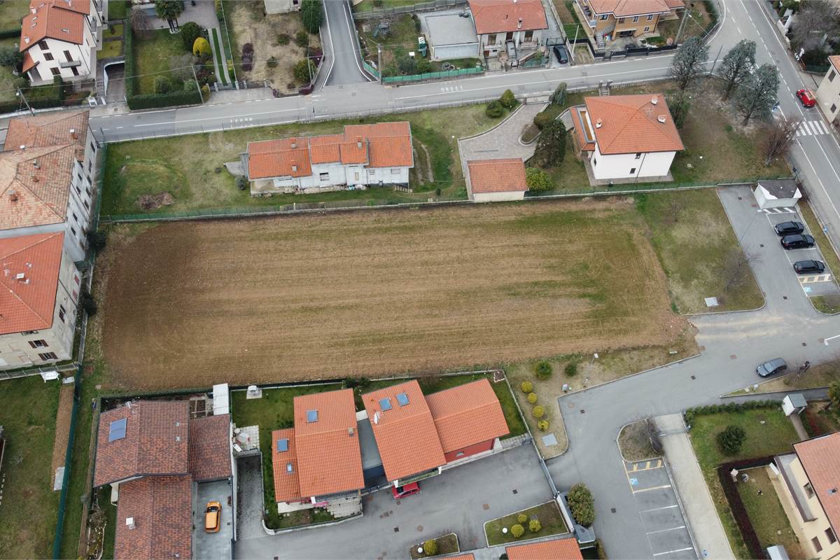 Ottimo terreno edificabile a Fenegrò 