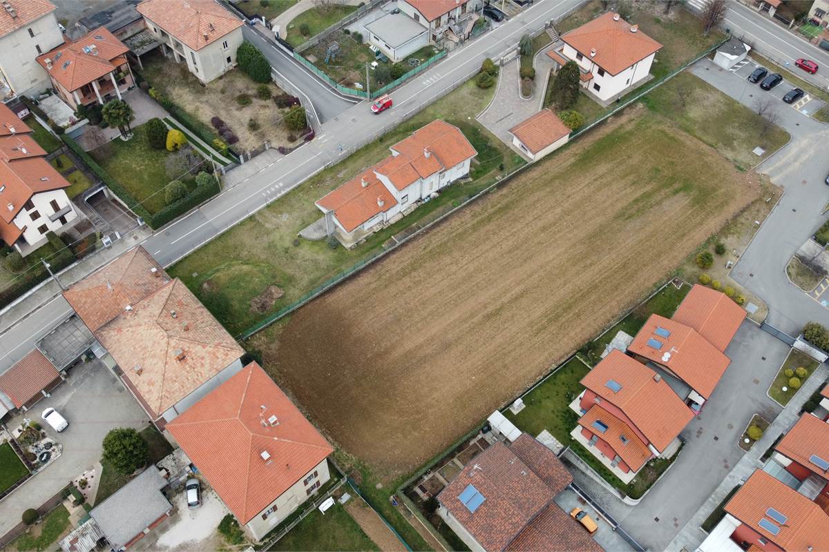 Ottimo terreno edificabile a Fenegrò 