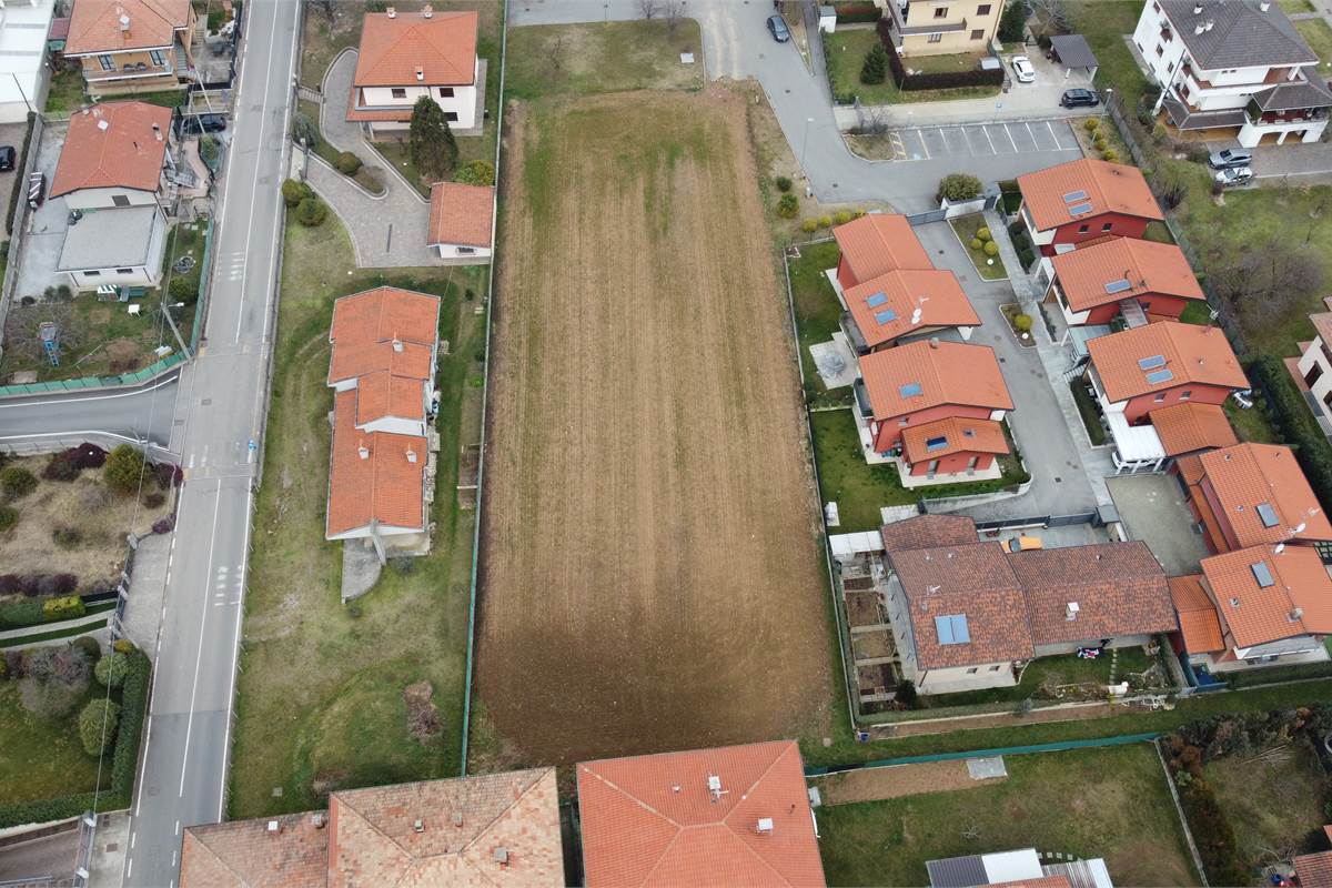 Ottimo terreno edificabile a Fenegrò 