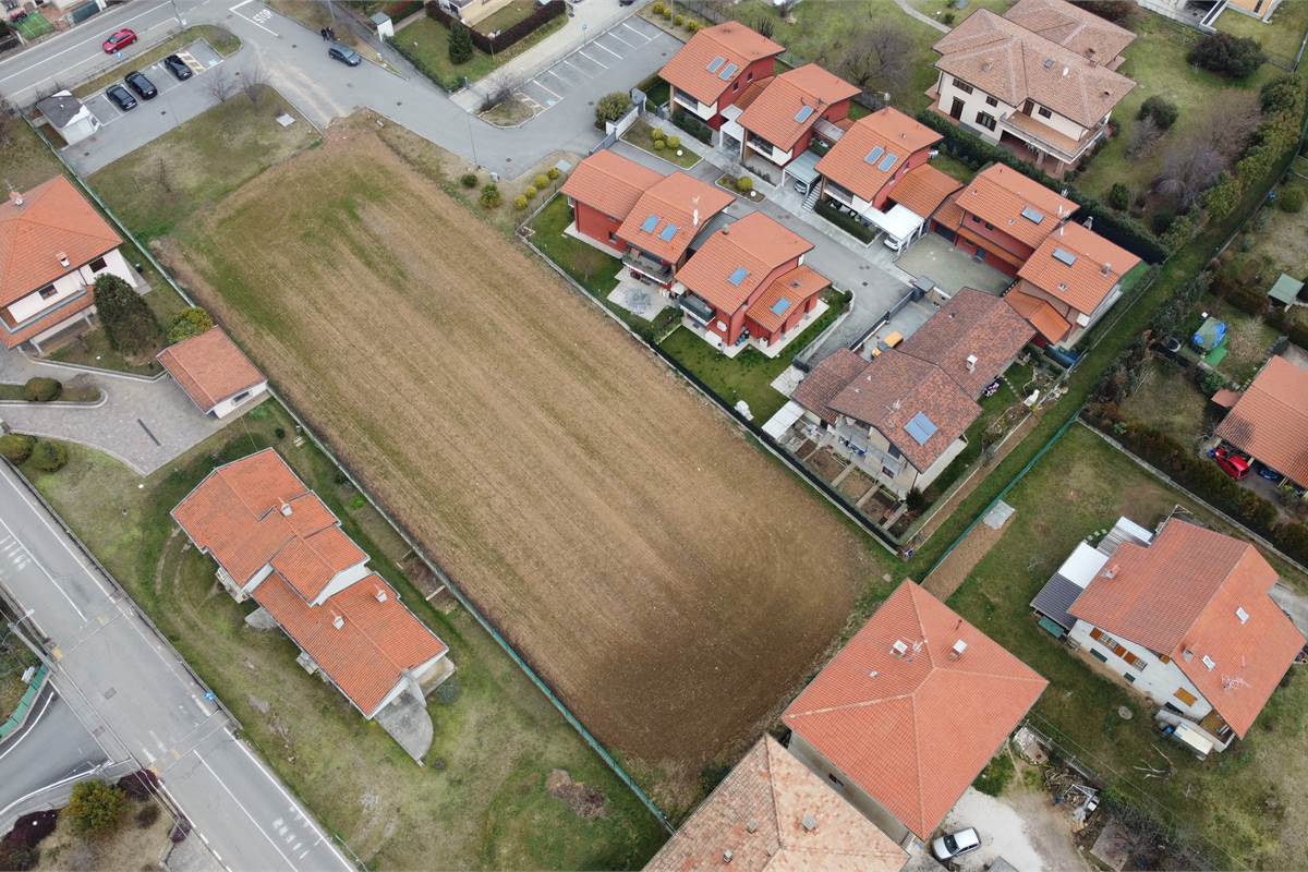 Ottimo terreno edificabile a Fenegrò 