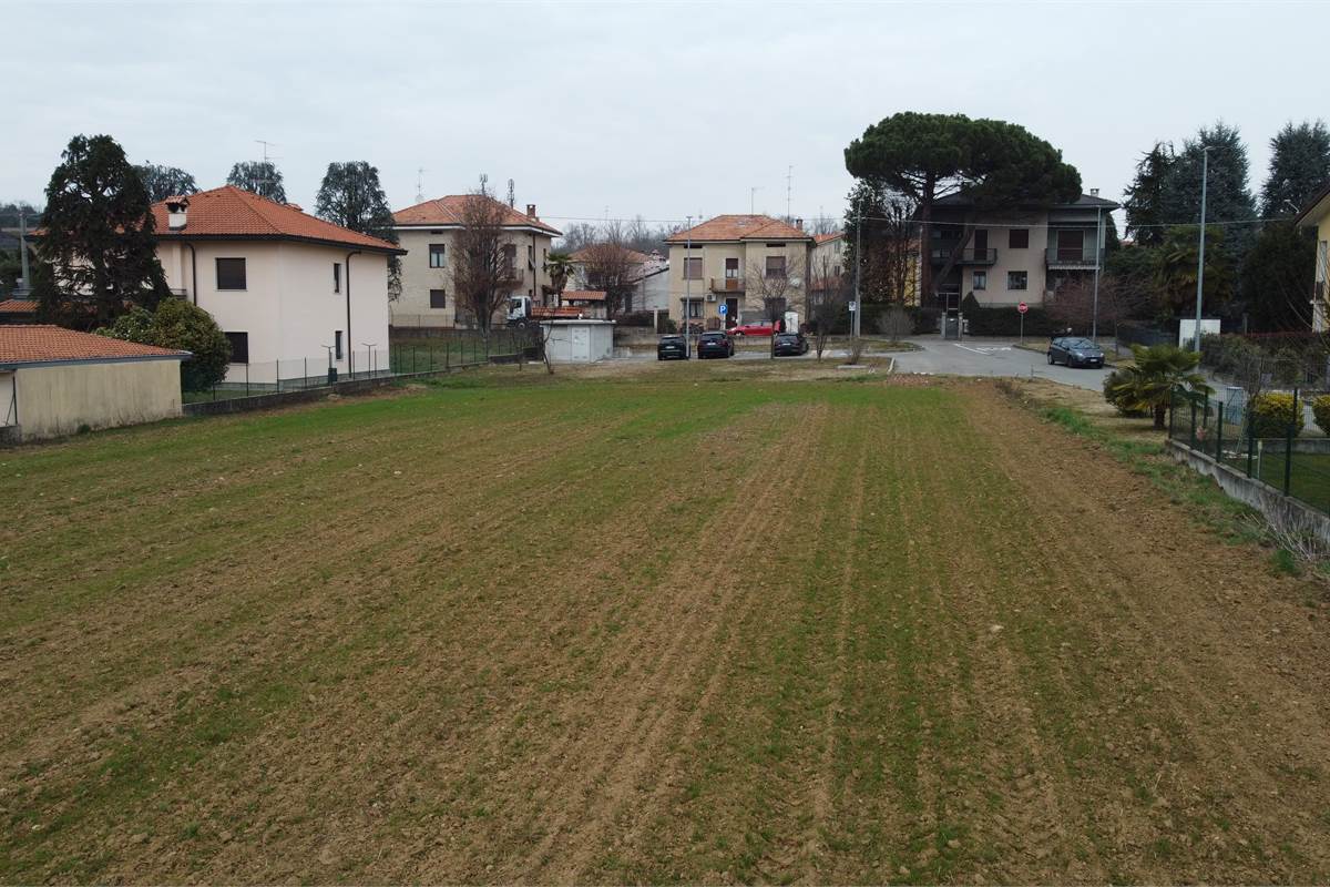 Ottimo terreno edificabile a Fenegrò 