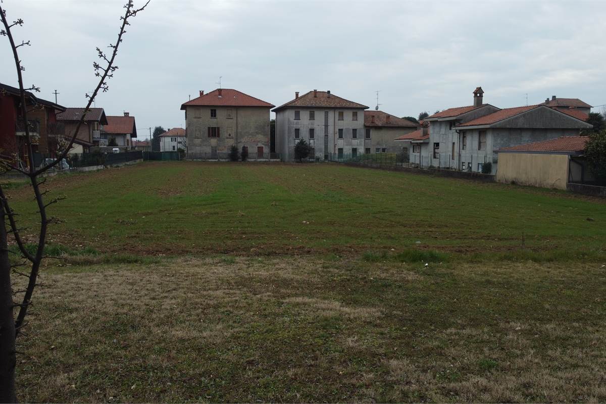 Ottimo terreno edificabile a Fenegrò 