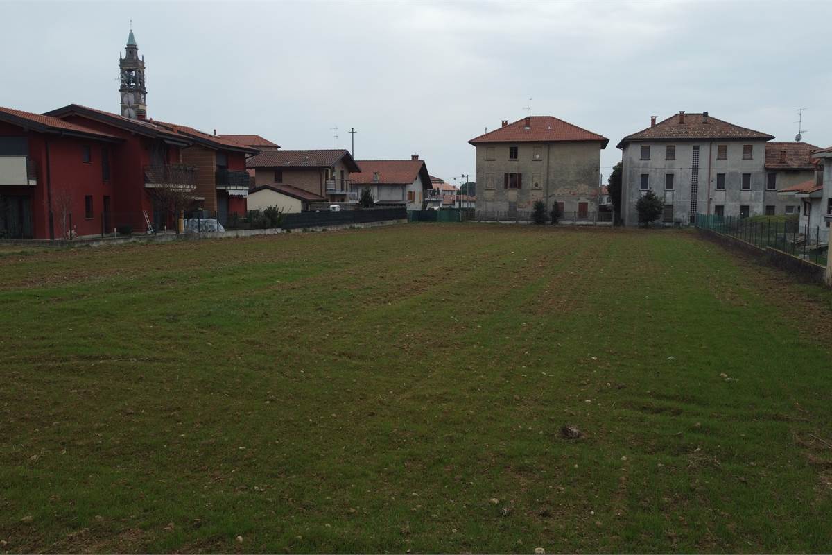 Ottimo terreno edificabile a Fenegrò 