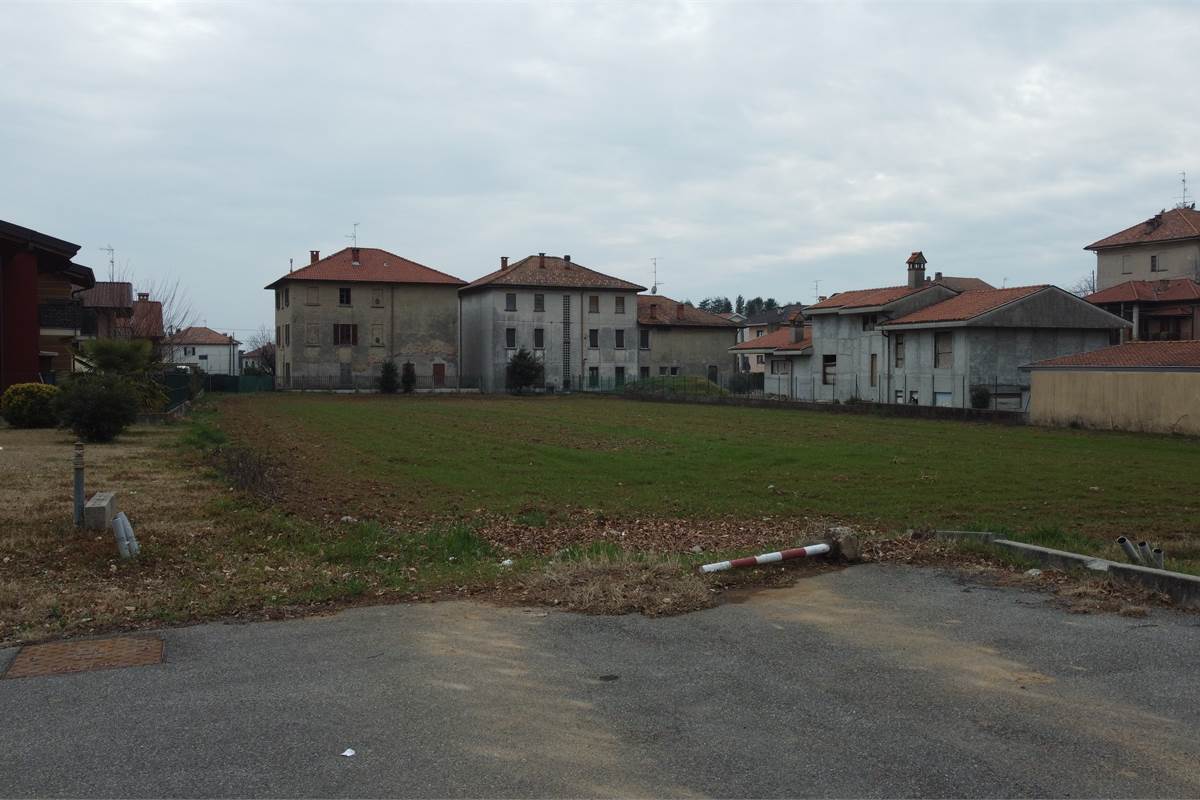 Ottimo terreno edificabile a Fenegrò 