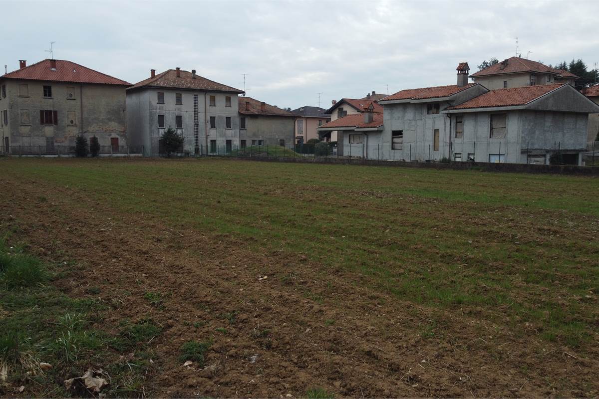 Ottimo terreno edificabile a Fenegrò 