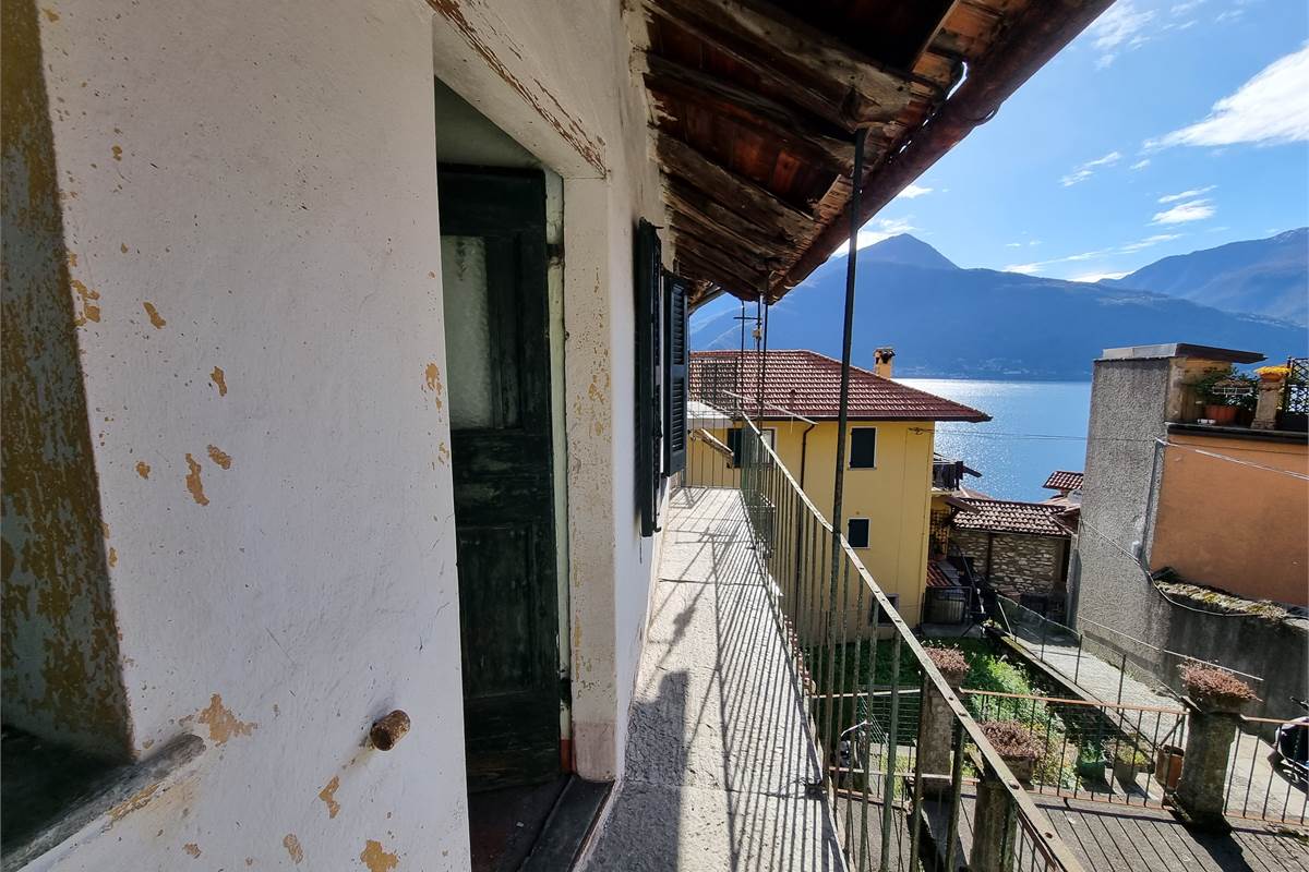 Porzione di casa sul lago di Como