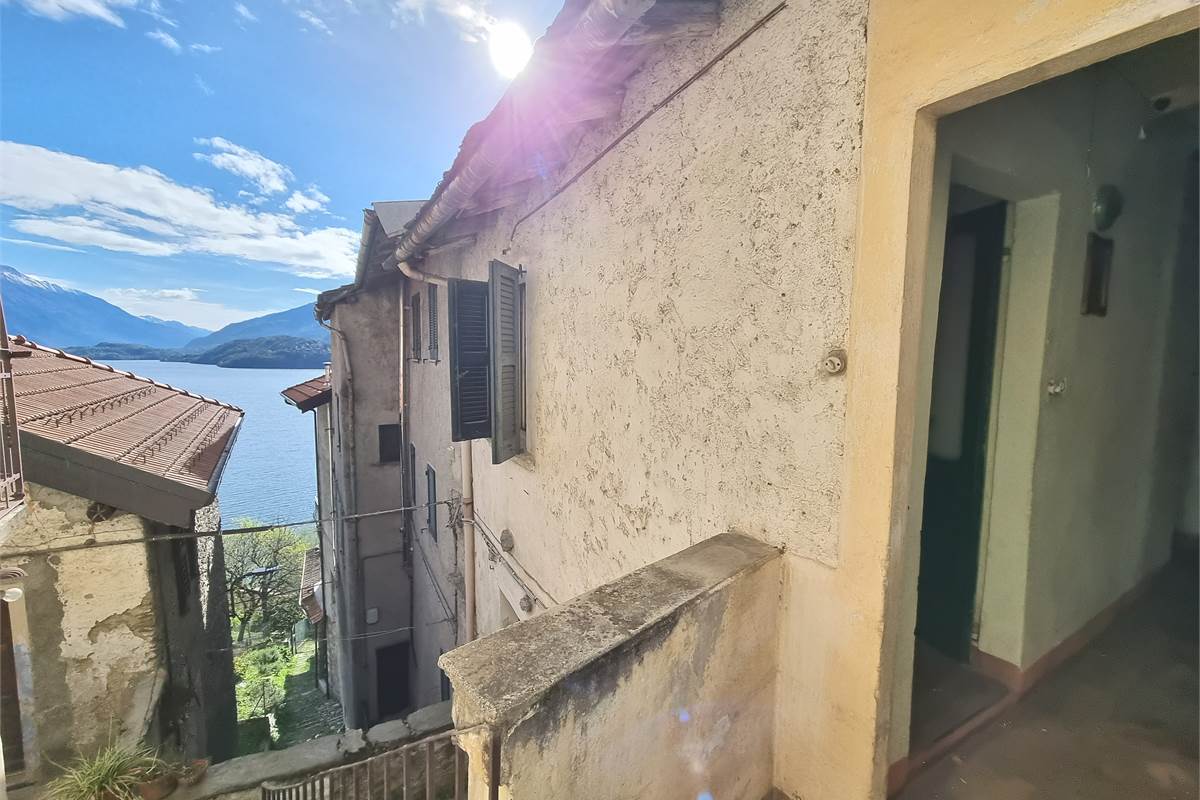 Porzione di casa sul lago di Como