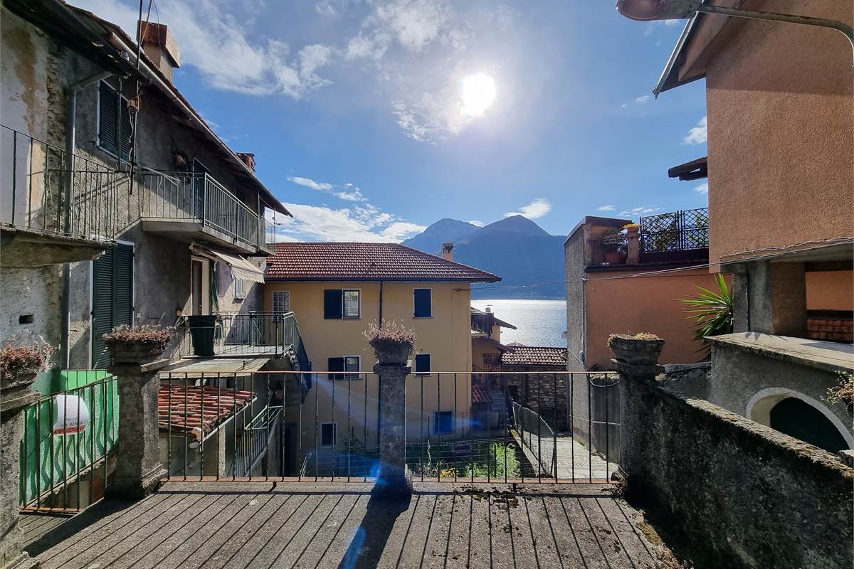 Porzione di casa sul lago di Como