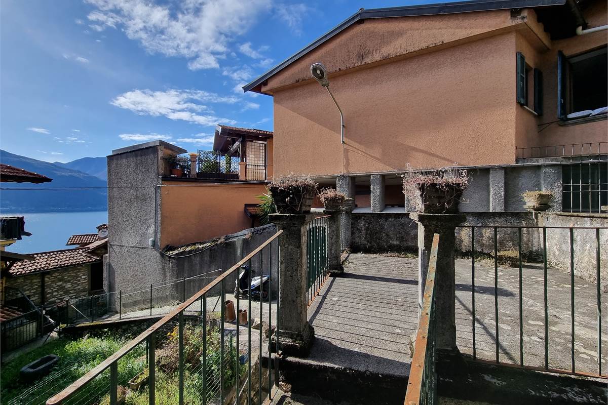 Porzione di casa sul lago di Como