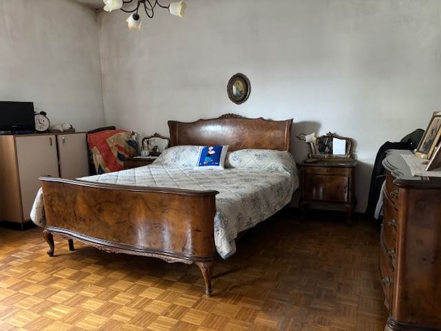 Fino Mornasco vendita villa singola con 900 mq di giardino