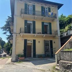 CADORAGO - APPARTAMENTO CON TERRAZZO E POSTO AUTO
