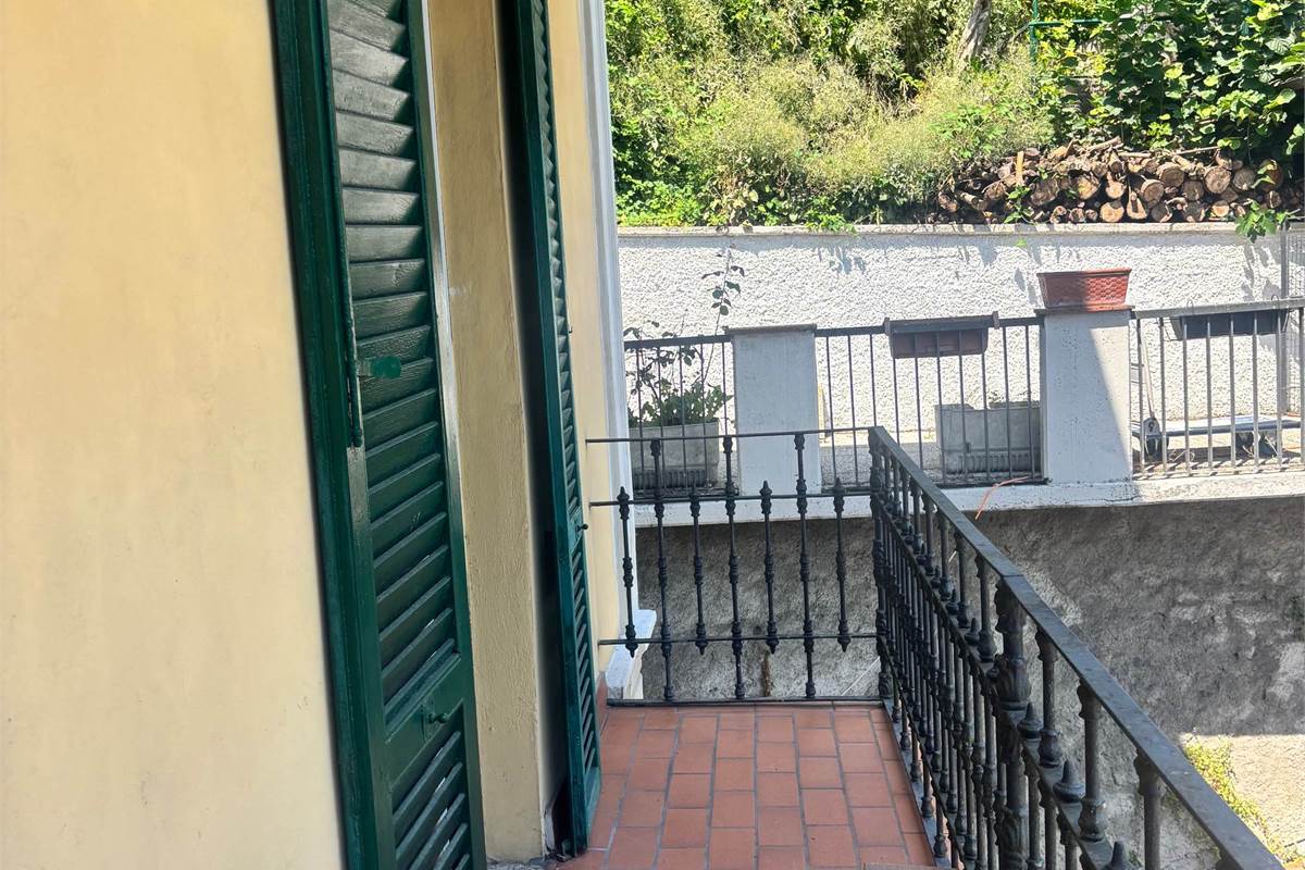 CADORAGO - APPARTAMENTO CON TERRAZZO E POSTO AUTO