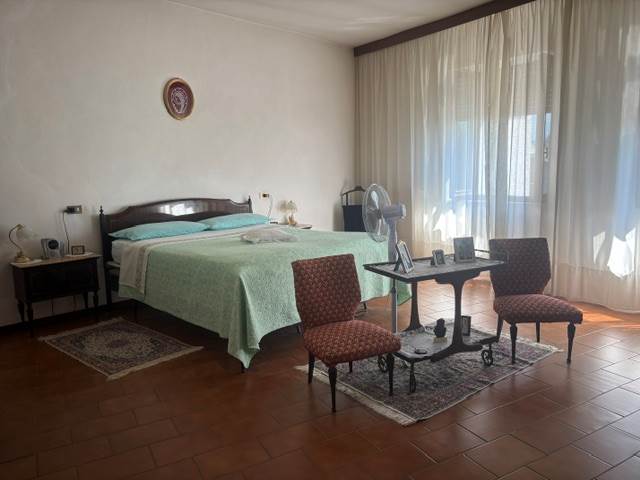Fino Mornasco Loc. Socco vendesi ampio appartamento con giardino