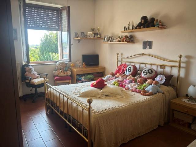 Fino Mornasco Loc. Socco vendesi ampio appartamento con giardino
