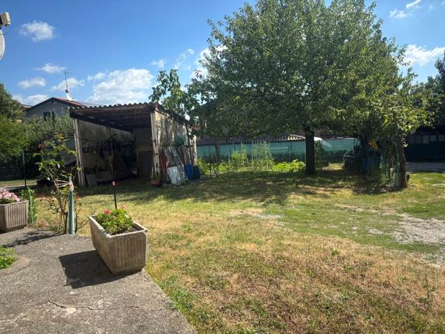 Fino Mornasco Loc. Socco vendesi ampio appartamento con giardino