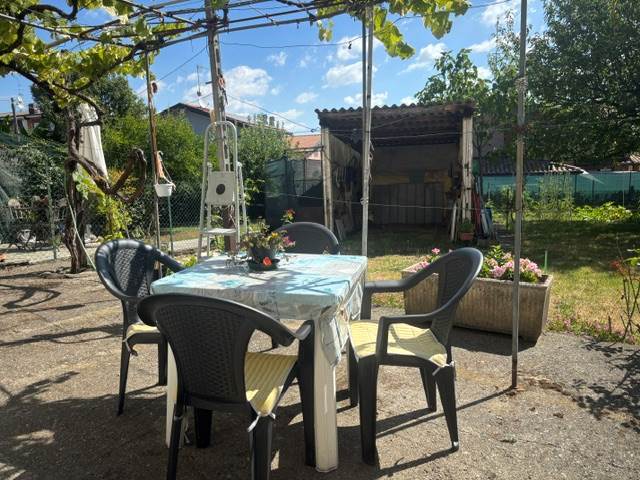 Fino Mornasco Loc. Socco vendesi ampio appartamento con giardino