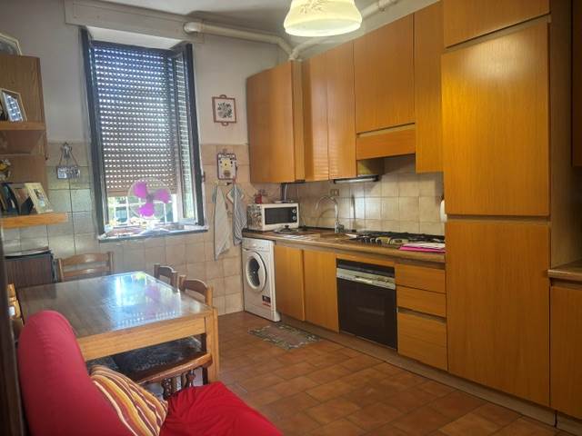 Fino Mornasco Loc. Socco vendesi ampio appartamento con giardino