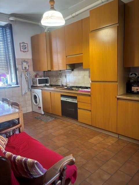 Fino Mornasco Loc. Socco vendesi ampio appartamento con giardino